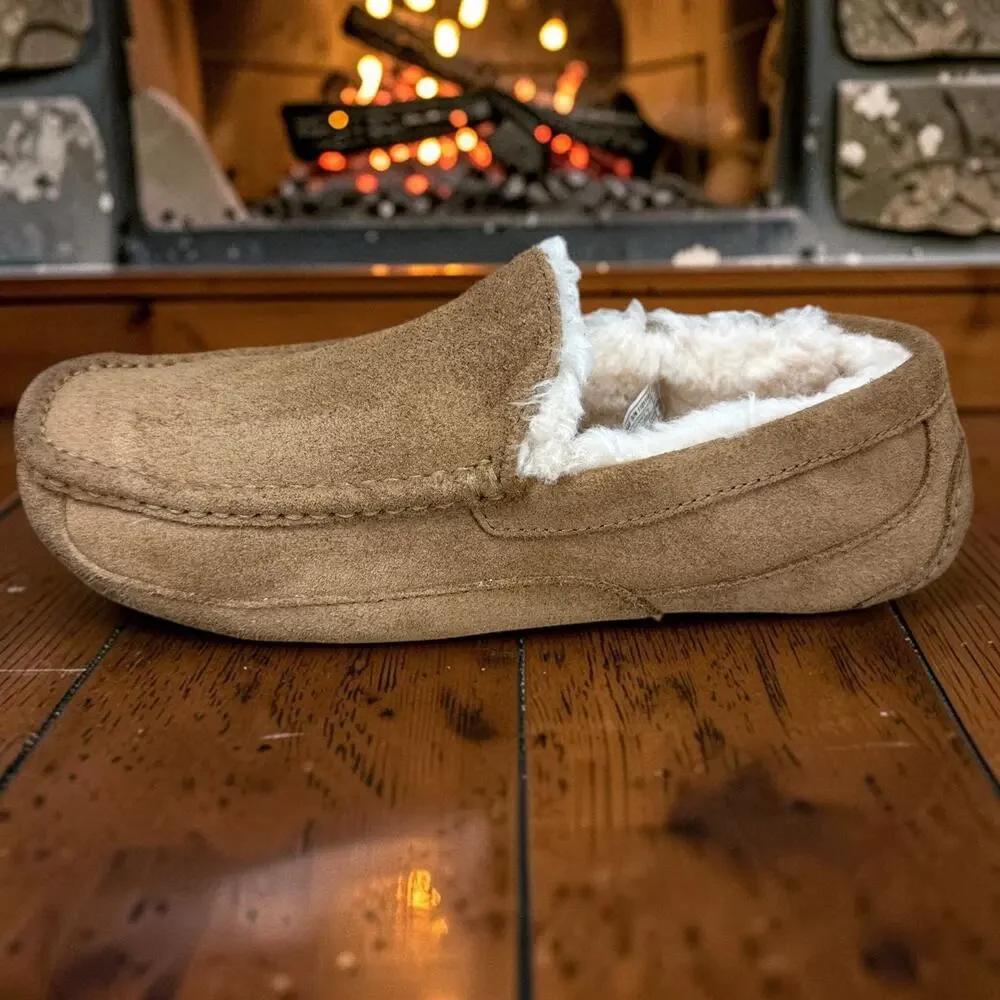 UGG Ascot Men 9 Chestnut Suede Shearling Moccasin Slippers Loafers 1101110 Cozy
